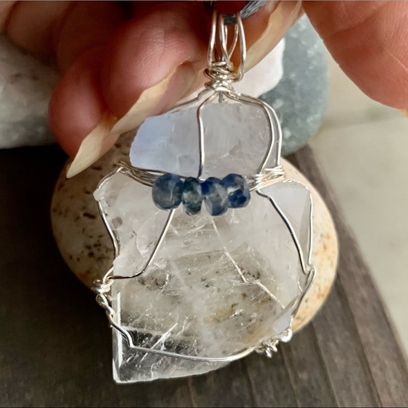 Blue Fluorite, Faden Quartz & Kyanite Bead Necklace - Picture 10 of 14